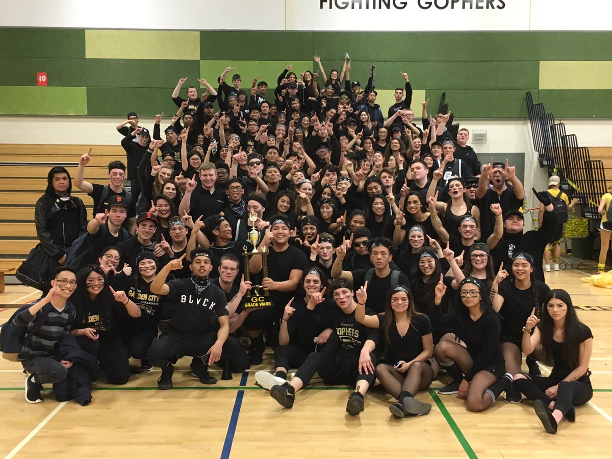 GC_Gophers's tweet photo. Here they are, Class of 2017!#GCWARS Can't wait to see them at grad! #classacts https://t.co/cDcq2qj9Q6