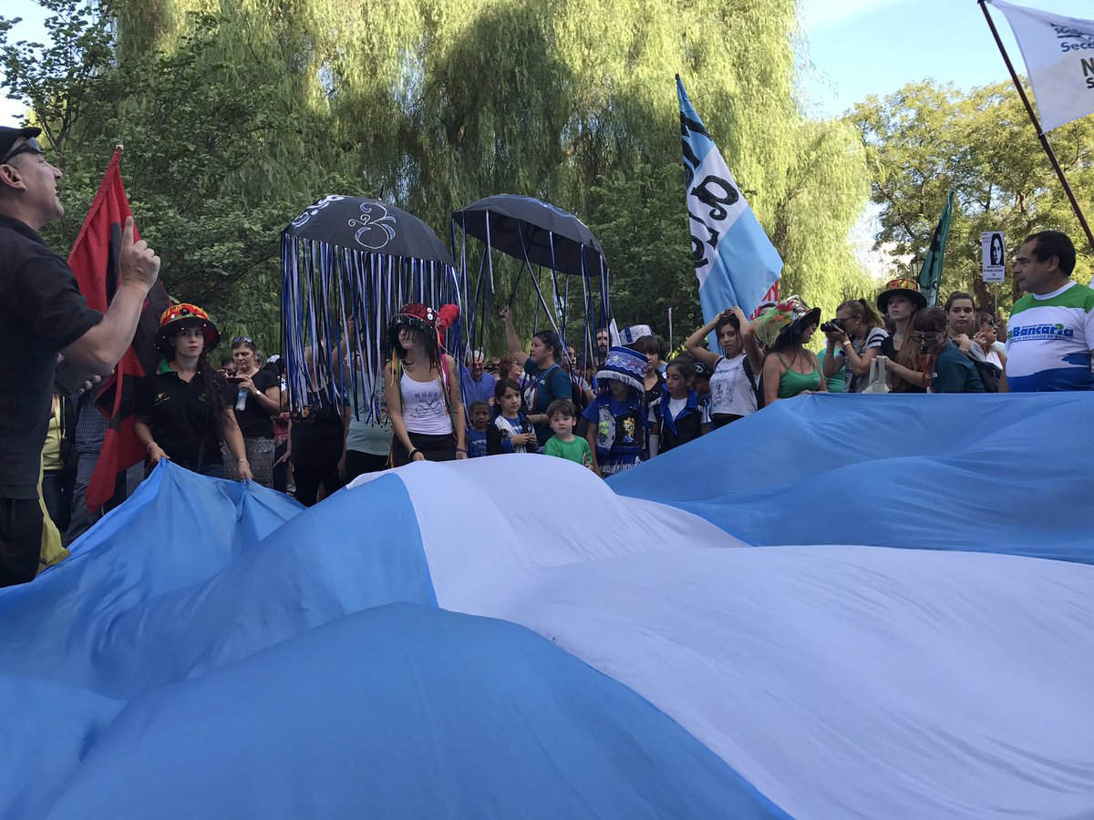lulycalderaro's tweet photo. En #BahiaBlanca 30.000 razones para Marchar #Volver en unidad y mejores https://t.co/j7eQPRIvya