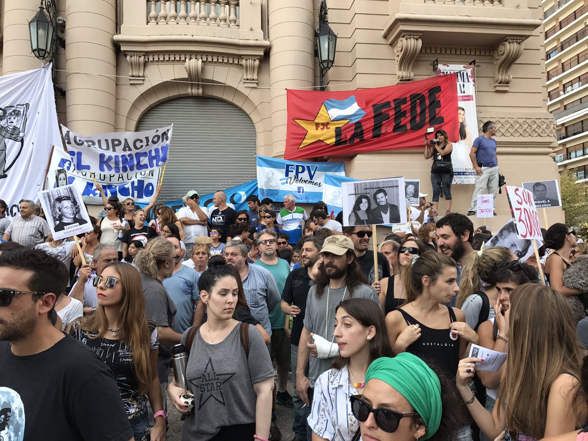lulycalderaro's tweet photo. En #BahiaBlanca 30.000 razones para Marchar #Volver en unidad y mejores https://t.co/j7eQPRIvya