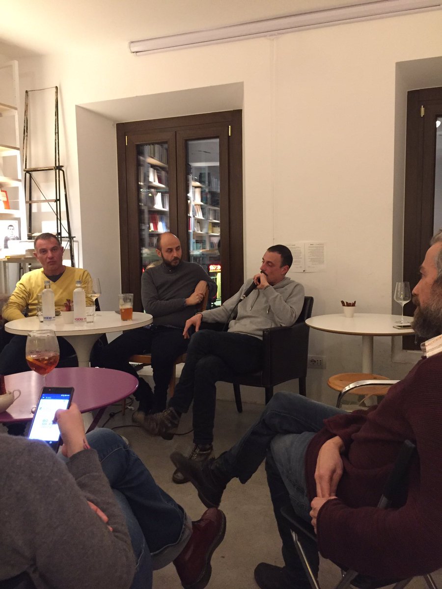 versolibri's tweet photo. Danilo @gogolandcompany 'Ho imparato a fare il libraio alla @LibreriaUtopia, una grande scuola e una fonte d'ispirazione' #bookshopspride https://t.co/N8rgF8N2iS