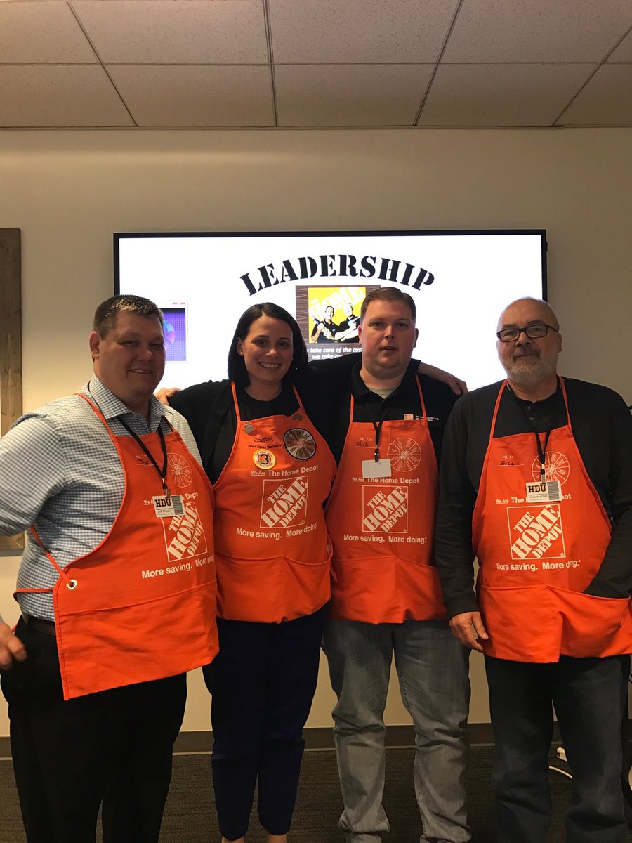 joedeluca141's tweet photo. What an amazing week at HDU with Courtney, Scott, and a phenomenal group of MET sups!!! #metnation #4422 #HDU #crystalapron https://t.co/G8sP2wgQkb