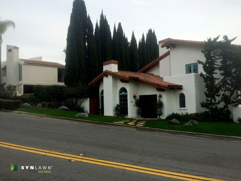 SYNLawnSanDiego's tweet photo. Does your front yard need a little green? We can help! #frontyardfriday #fridayfeeling https://t.co/8F65o9HYpf https://t.co/4imoDgMCs5