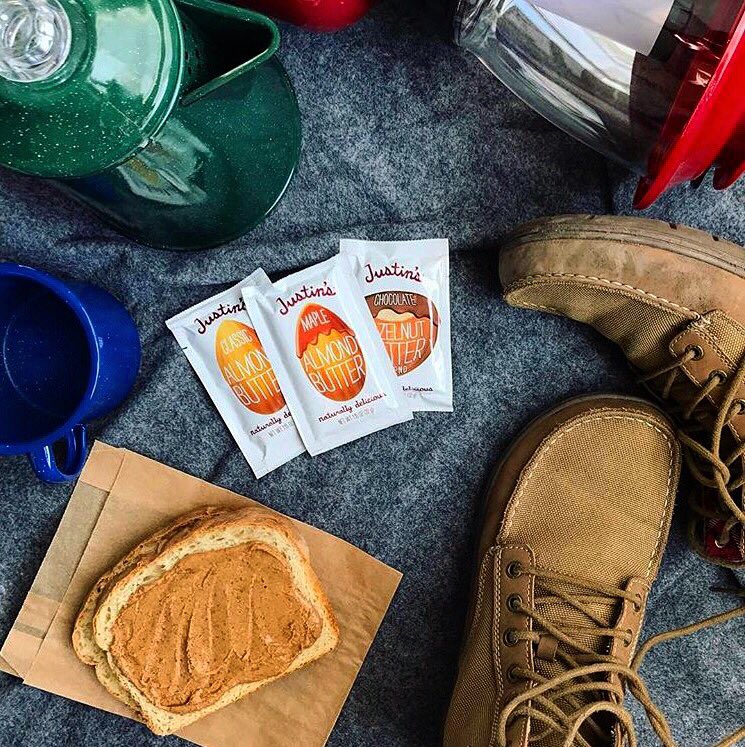 Wknd essentials for the win. 🏕
📷: @justins