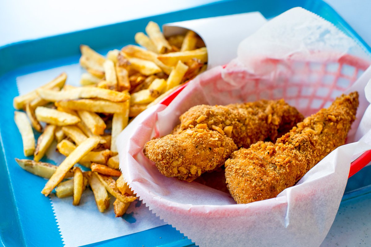 HCChicken's tweet image. Don't ya' just love #Fried-Days? Our fresh-cut #fries and #Texas #Tenders are the perfect way to kick off the weekend. #TGIF #cluckyeah