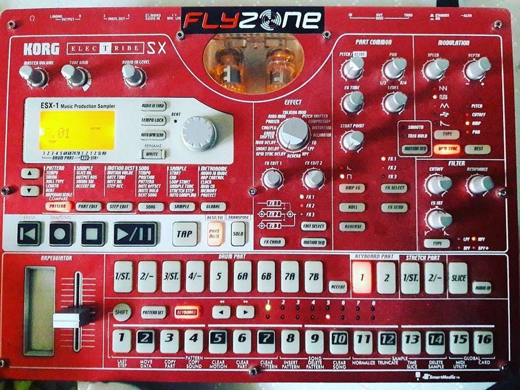 electribelovers's tweet photo. #Repost @btistepllt
・・・
Nouveau jouet ! #korg #electribe #esx #song #reust #electribelovers https://t.co/sC7XurZN86 https://t.co/eX8CJnVsNo