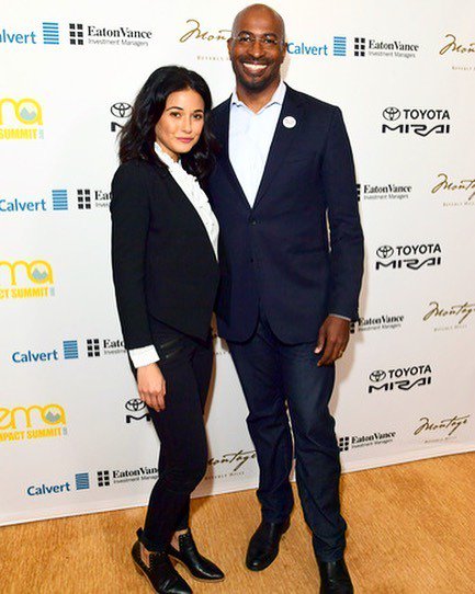 RGLive_Events's tweet photo. @echriqui &amp; @vanjones68 pose for a photo together at the EMA Impact Summit press wall 📸🌅#impact17 #makeanimpact @gr… https://t.co/UZlS7ue18u