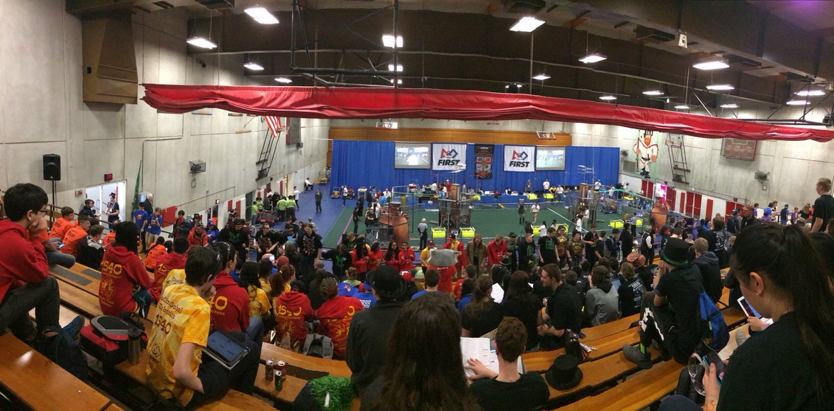 HighDesertDroid's tweet photo. Such a big turn out at #CAIS2017 #firststeamworks #omgrobots #frc753 #FirstRobotics https://t.co/zxQNTlzMOq