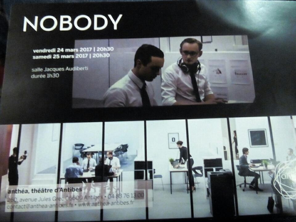 Nobody à #Anthea . Formidable et effrayant. Magistralement interprète. Mise en scène parfaitement orchestrée. Bravo. #theatre #antibes