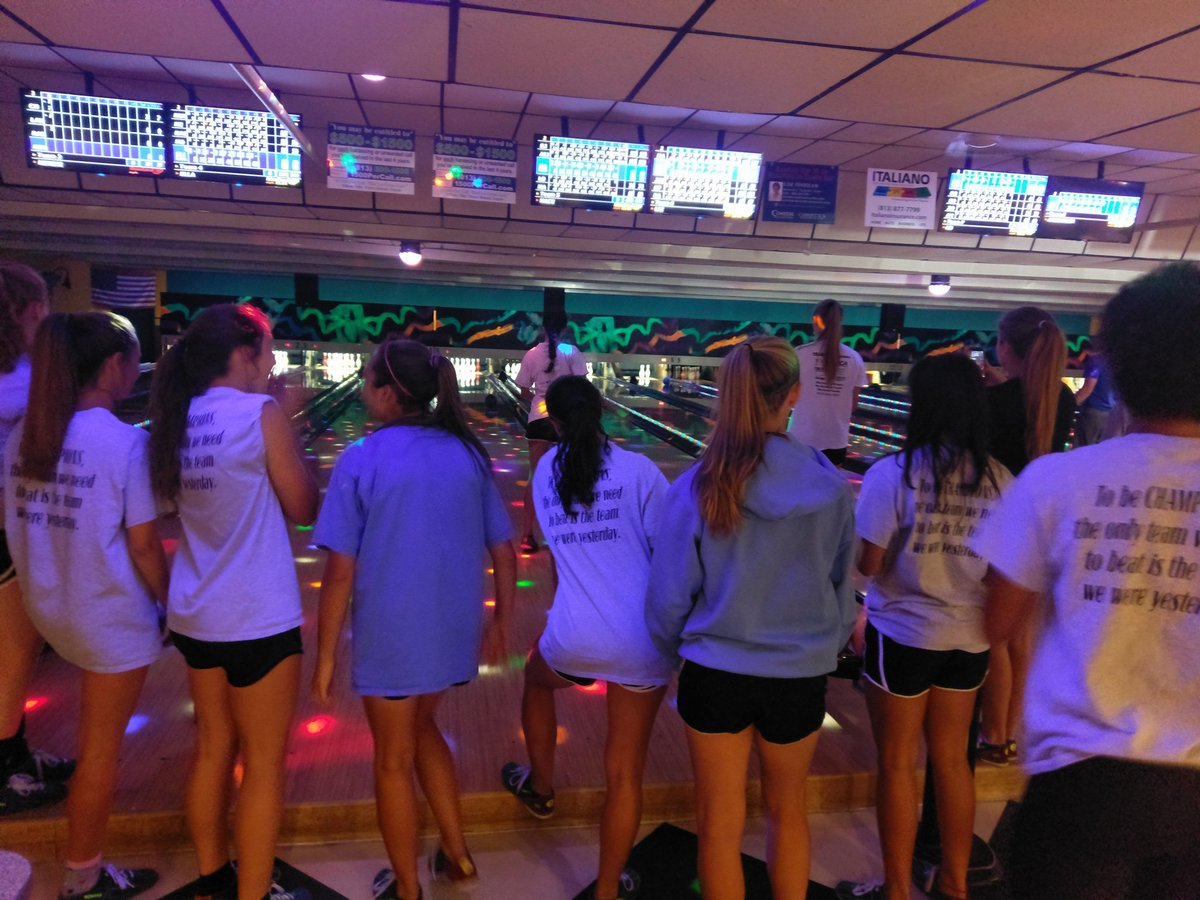 RobinsonFlag's tweet photo. Starting Monday, we play 8 games including 4 against top 10 teams in 11 days. So of course you go bowling instead of practice
#EmbraceRest https://t.co/grJSivv0ql