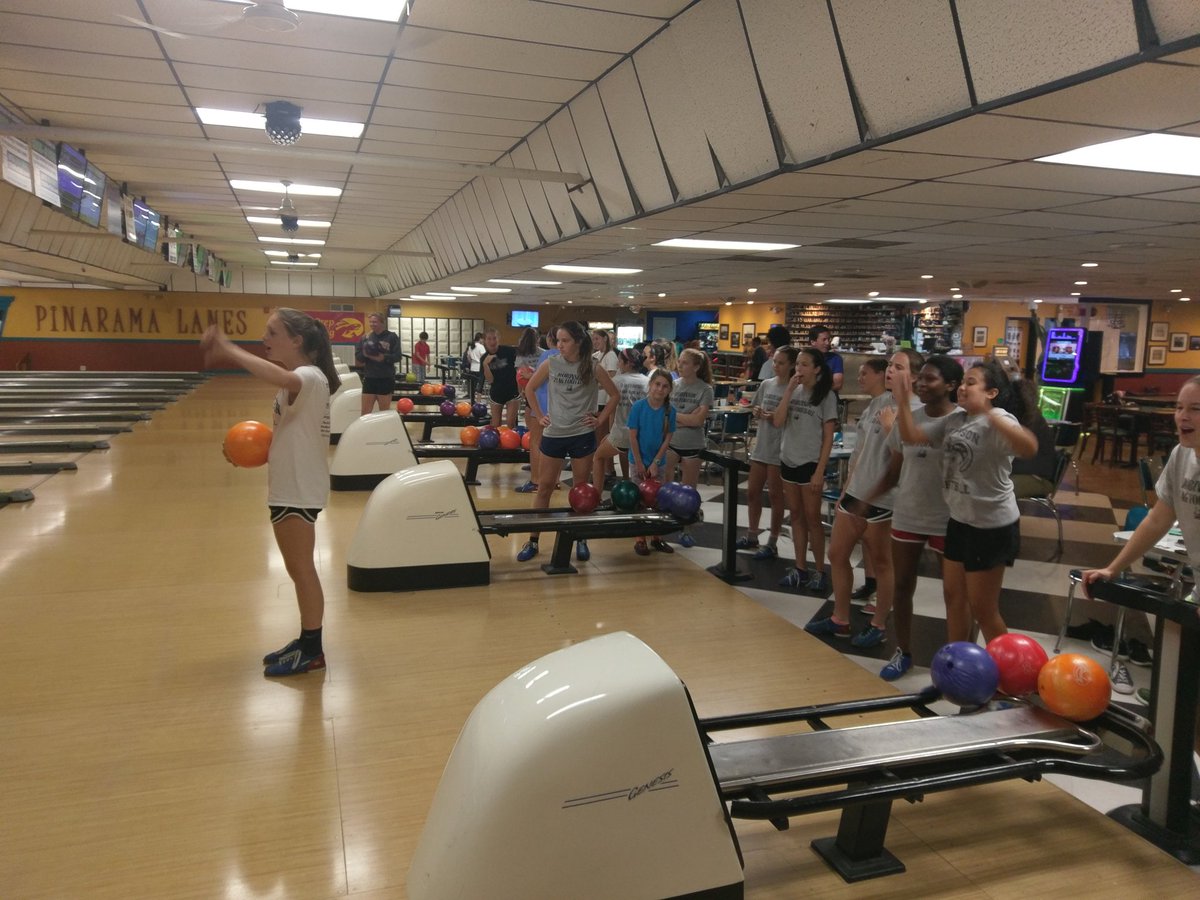 RobinsonFlag's tweet photo. Starting Monday, we play 8 games including 4 against top 10 teams in 11 days. So of course you go bowling instead of practice
#EmbraceRest https://t.co/grJSivv0ql