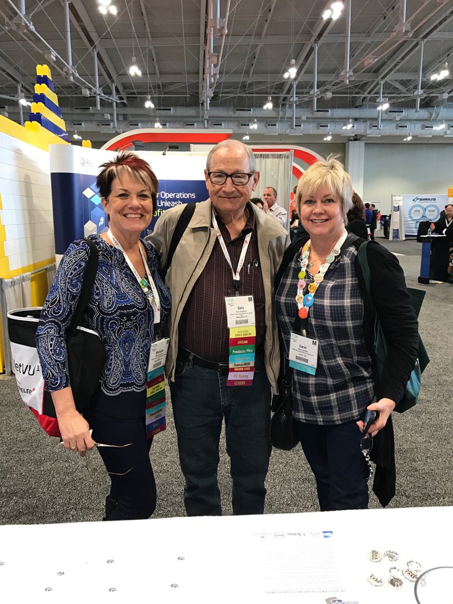 FormstackSign's tweet photo. Our favorite parts of the #NetVu17 included meeting new people, getting to see our InsureSign customers, & the giant bobblehead dog! #esign https://t.co/dXxTlfcdta