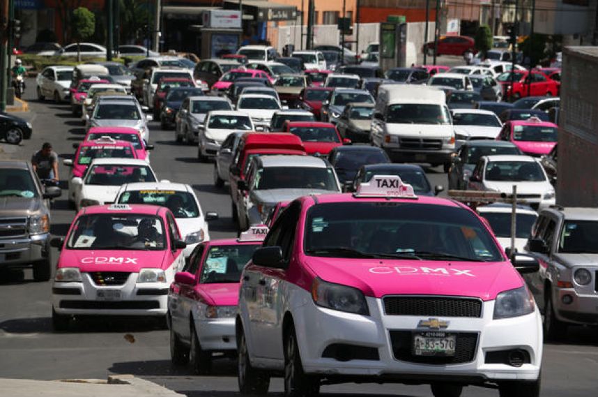 mirandam_mx's tweet photo. #SabíasQué💡
El Distrito Federal es la ciudad con más taxis en el mundo. #MartinMiranda 🇲🇽 https://t.co/KTeyu9fCFj