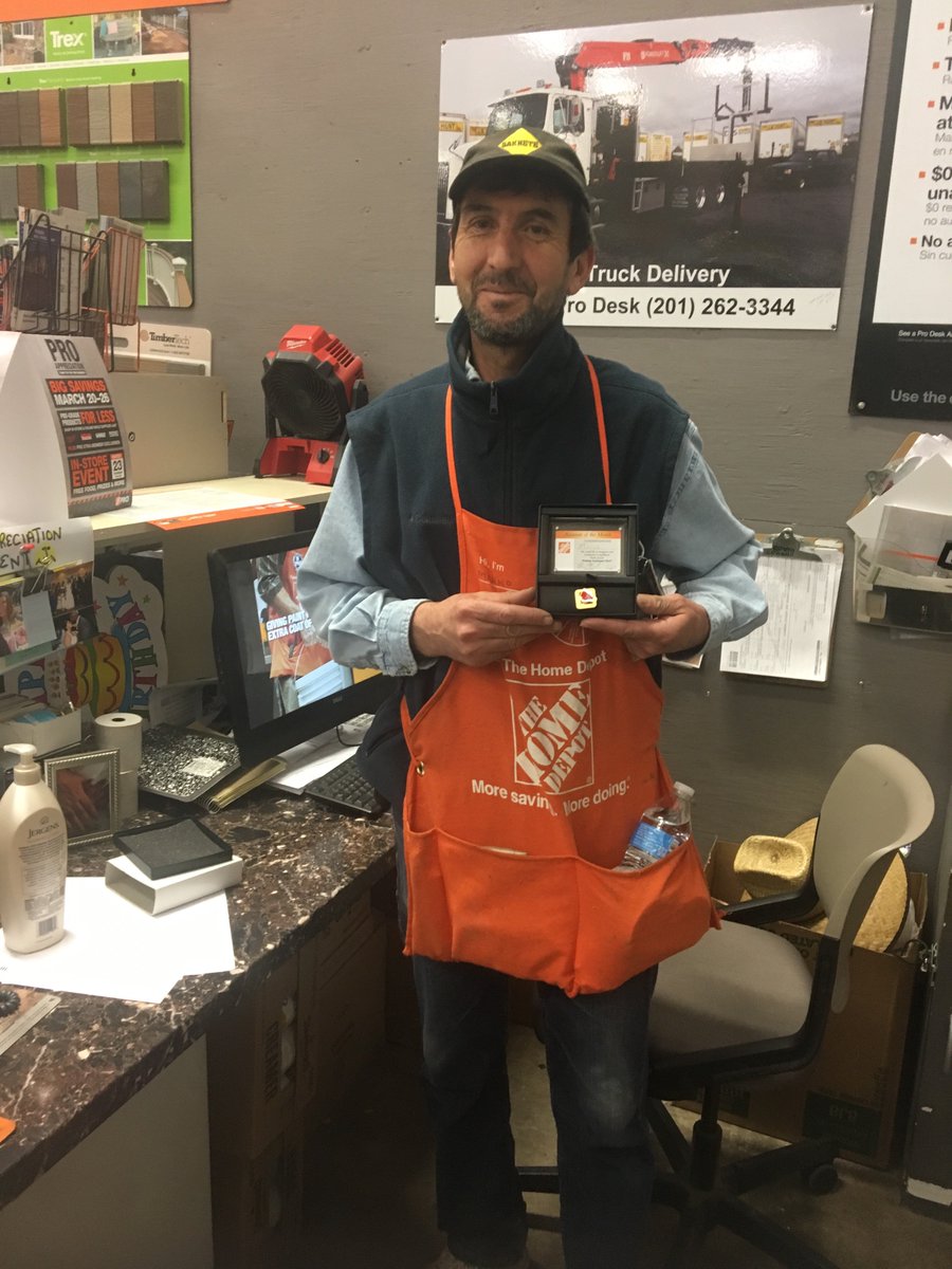 AsiaHD0904's tweet photo. Congrats to Marco on his achievement #EmployeeOfTheMonth the home depot appreciates you https://t.co/2e4wchTcYx