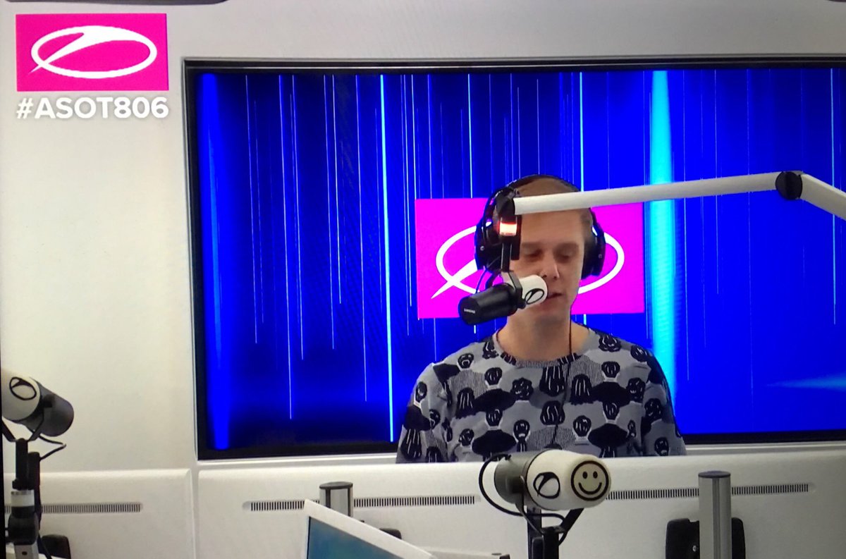 sonjamulder's tweet image. Nu @arminvanbuuren  op @538 met een nieuwe @asot  #ASOT806 (ook te zien via de app of online)  🎶🔊