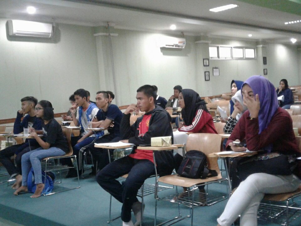 Elastic68's tweet photo. Sedang berjalan Technical Meeting ELASTIC 2017 di Aula lt.5 SMAN 68 Jakarta. Ayu datang kak! #RoadToELASTIC2017 https://t.co/zJ8XrjbCgr