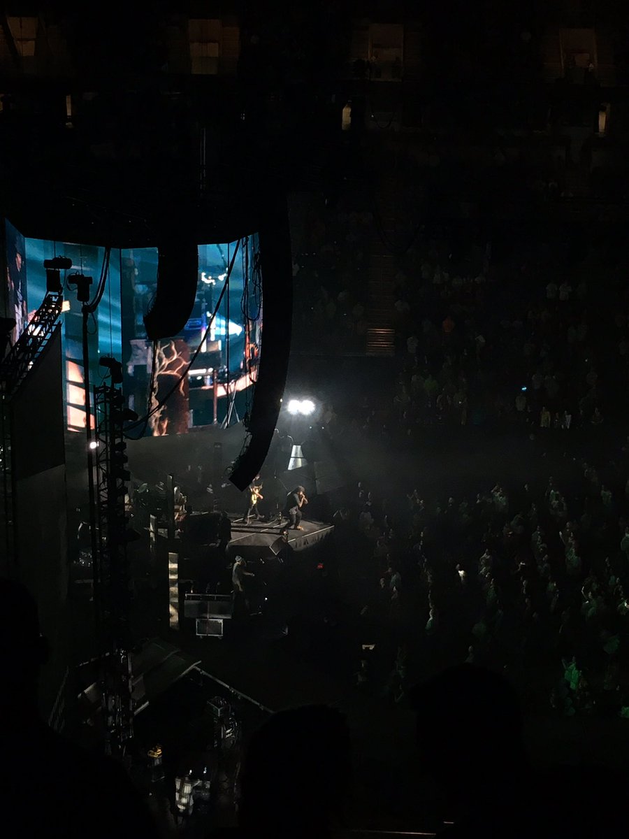 StullerDM's tweet image. When @jrslapsthebass starts rapping w/ @crowdermusic !!! So cool!!