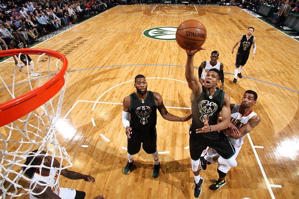 Tonight's best plays as the Bucks topped the Hawks in a battle at the @BMOHBC!! #OwnTheFuture https://t.co/KzfmmwOhKj