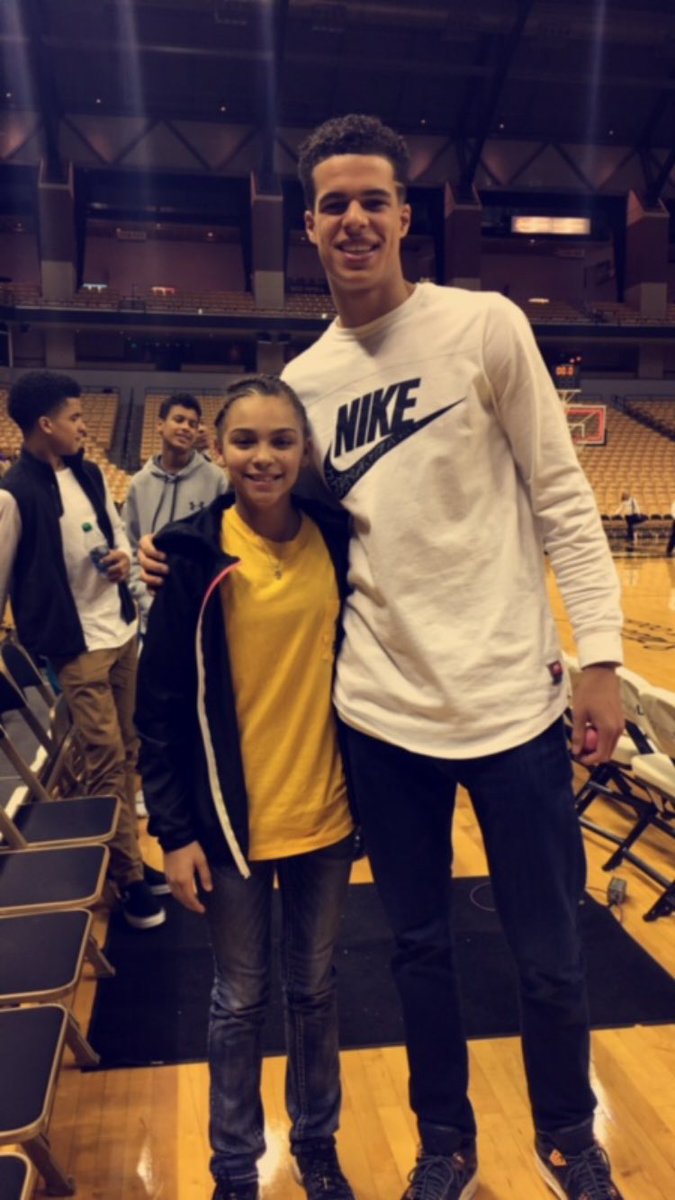 cbgjada2's tweet photo. MIZZOU baby! Can't wait to watch you! @TheMPJ1 #MUBOUND! @cierra_porter 🐯🏀🏀🏀🏀 https://t.co/TqTDdbGEkx
