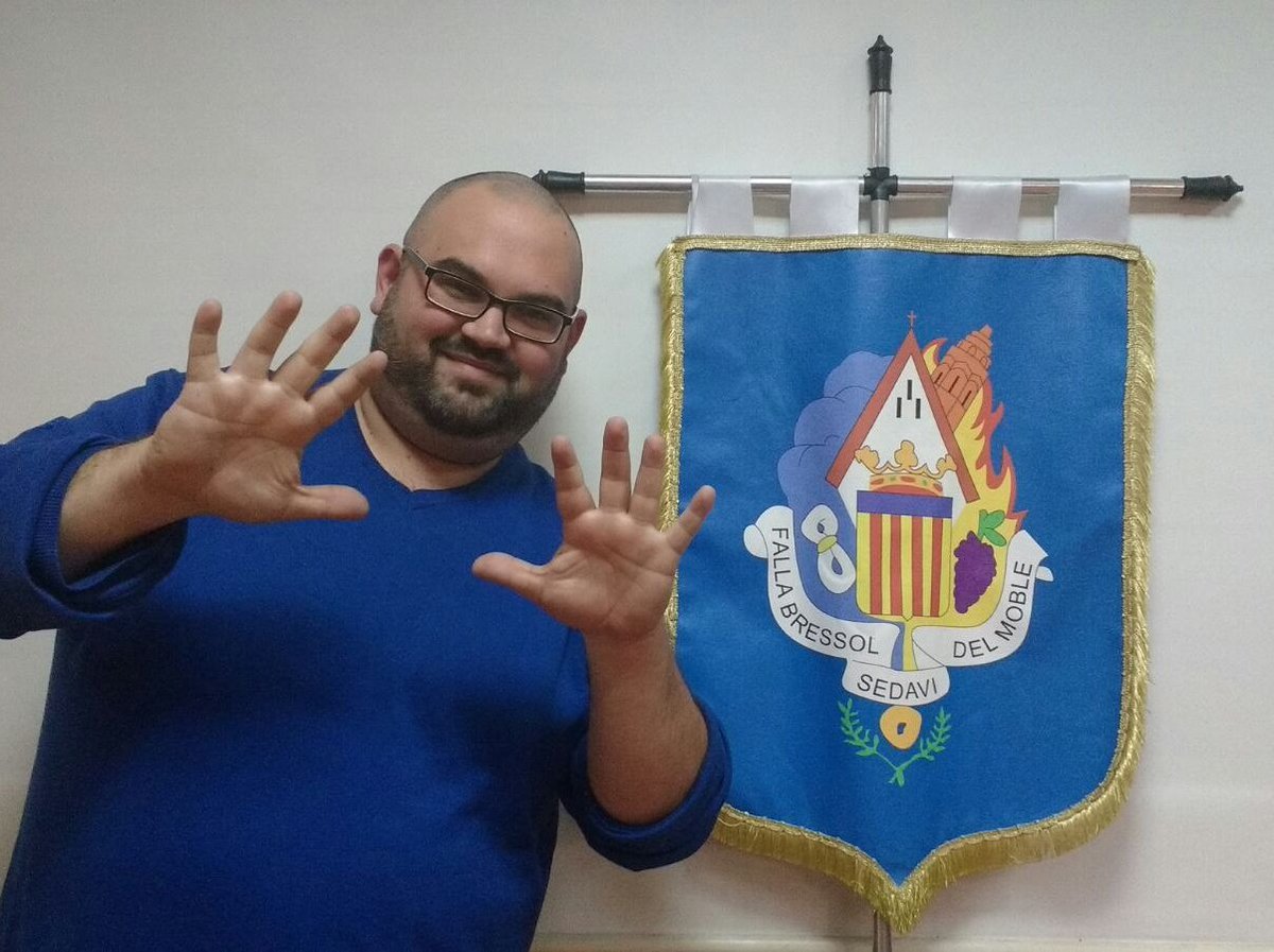 Per dècim any consecutiu, Fernando Hernica Domínguez ha segut elegit com a president de Bressol del Moble🔴
Millor representant, impossible!👏