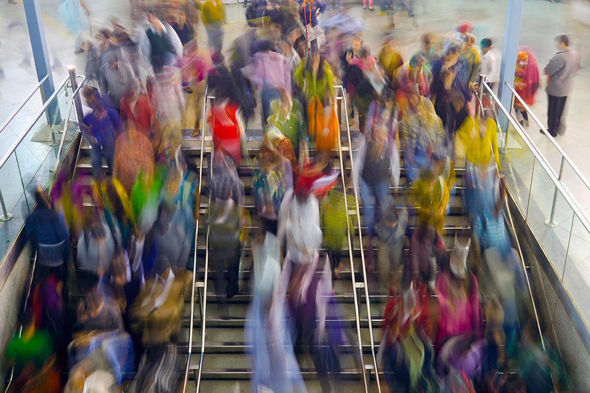 newscientist's tweet photo. Maths explains how pedestrians avoid bumping into one another https://t.co/JOGM3qNIE3 https://t.co/RMOXGnDlXn