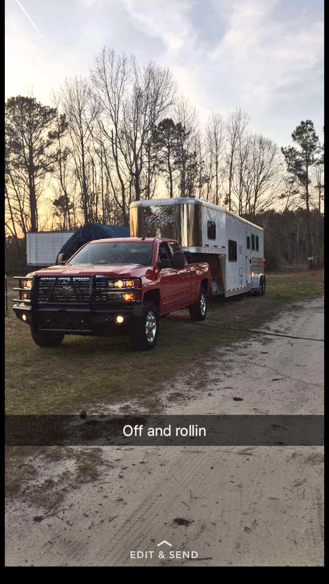 252vaquero's tweet photo. Hey now! New #ranchhand @ranchhandtruck bumper on my @TeamChevy dragging my #exiss listening to @aaron_watson @NateCoonMusic @RichOToole https://t.co/PjMbHesC46