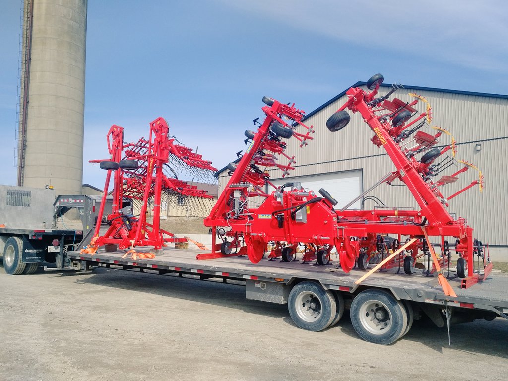 farmpowerinc's tweet photo. Load #1 of Einbock Equipment delivered! Many more to go. #chopstar #rowguard #cameraguidance #aerostarexact #farmpowerworld #happycustomer https://t.co/AJih4wi8mc