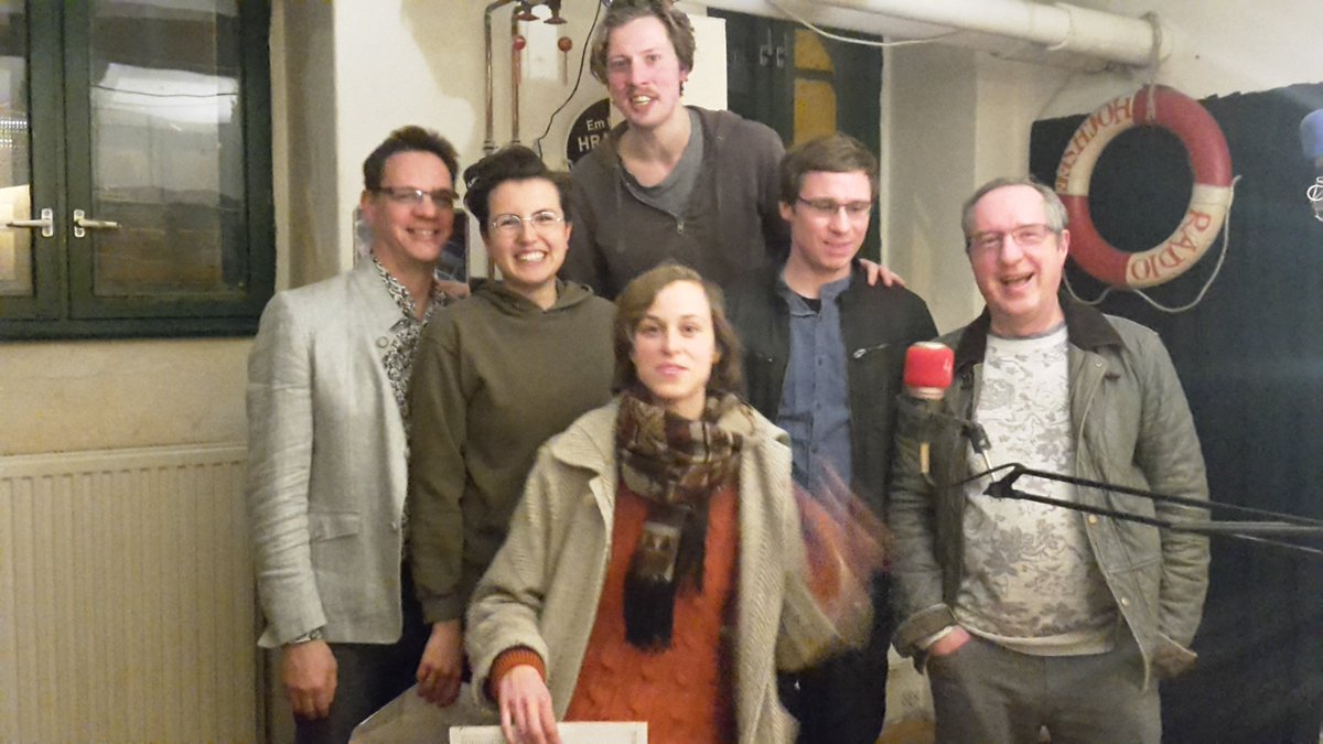 nach lustiger, kontroverser Sternenstunde: unsere Astrocrew im Studio mit @KvStuckrad u M Jehle, am Telefon E Wunder