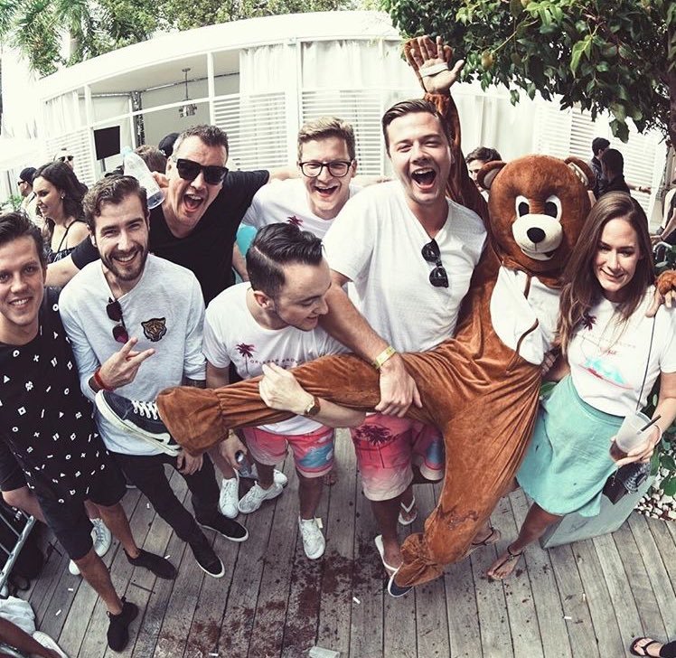 tuktuke99's tweet photo. SpinninRecords : Backstage madness at the Heartfeldt pool party! #spinninhotel #miami SamF… https://t.co/xneMWGPPhJ) https://t.co/TvgeodSaNX