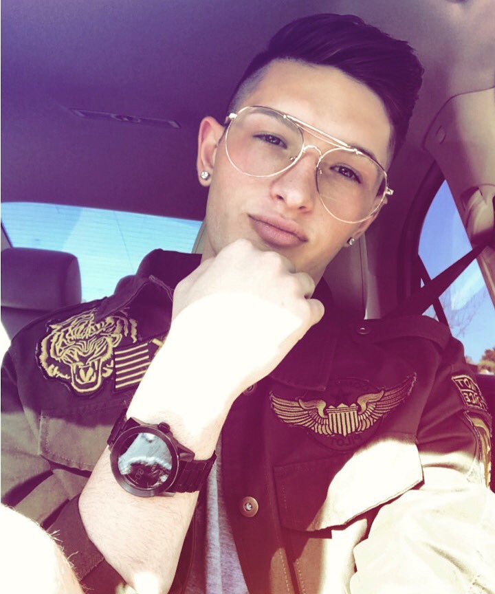 officialkyky's tweet photo. How you doin? https://t.co/9BB4APLZ8K