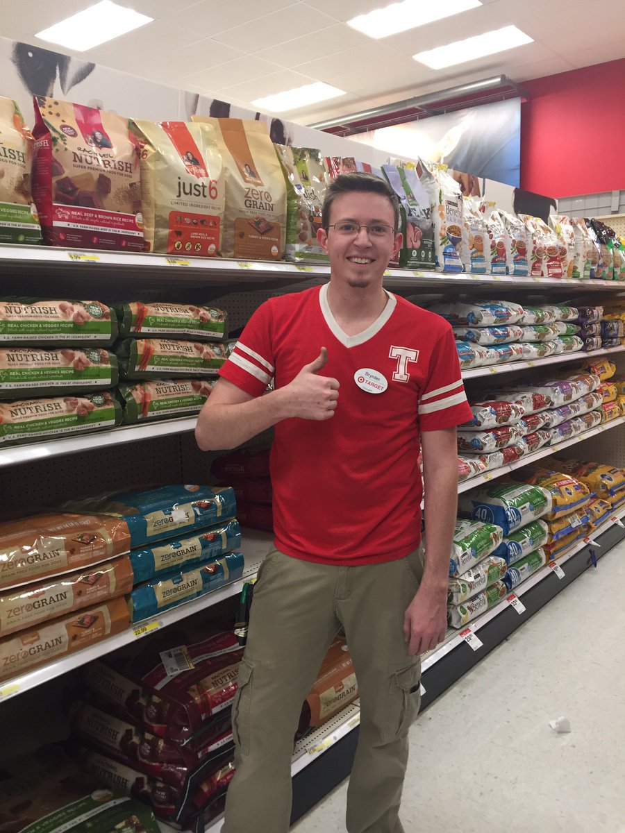 Brynden's the #catsmeow when it comes to zoning pets and helping guests #friendlyinG494 😺 <a href="/HopkinsLauren3/">Lauren Hopkins</a> @I_Tob26 <a href="/rickd0055/">Rick Dengelegi</a>