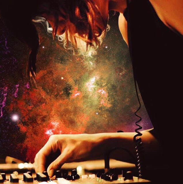 SHIVARASA_'s tweet image. Let&apos;s get vibey tonight ✨✨ see u soon #TheWellesbourne #aaroncolbertent