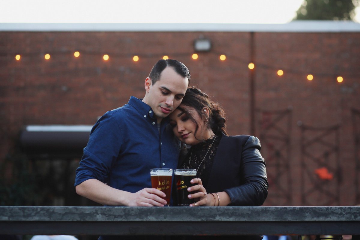 StefanieHaviv's tweet photo. Thank you @BirdsongBrewing for your sweet #marketlighting! Beer’s not bad either! V&C are on the blog! https://t.co/VHzuAOfWo3 https://t.co/QLLOF6fEvf