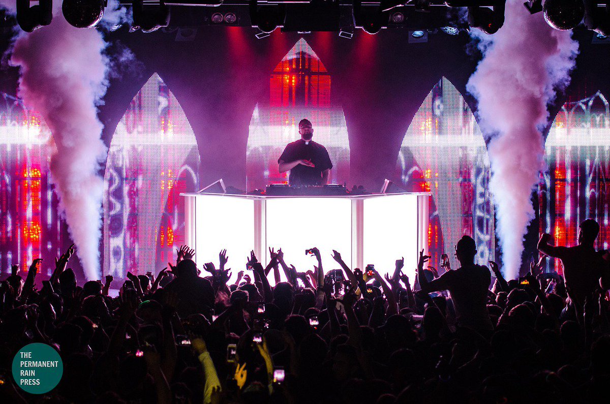 ThePRPress's tweet photo. PHOTOS: @iamTchami brought some incredible vibes to the Vancouver date of his #ProphecyTour π https://t.co/FoPXjiyml6 https://t.co/UU8JZOIYPF