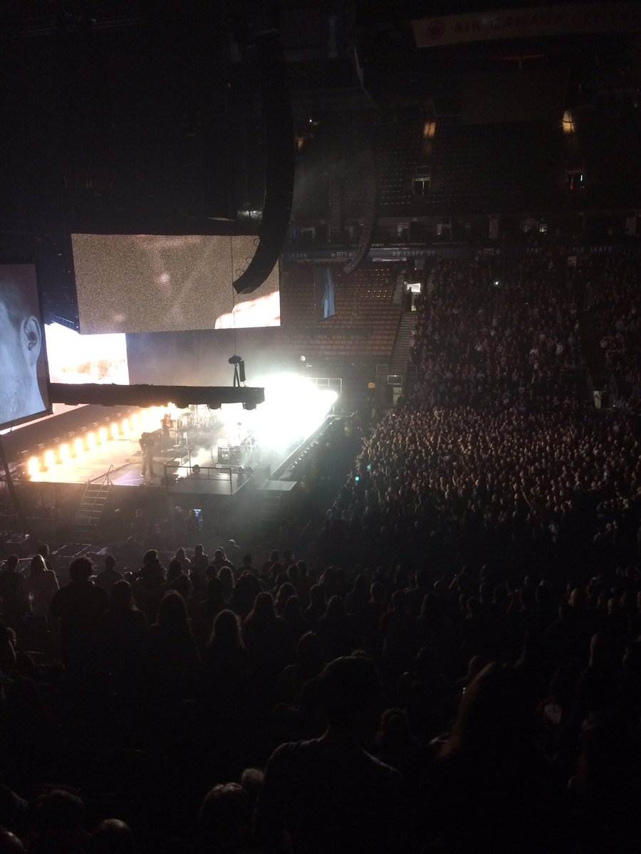 JoeFaint's tweet photo. Bit of @bastilledan to start the weekend!! #britsintoronto https://t.co/rhkv4udocj