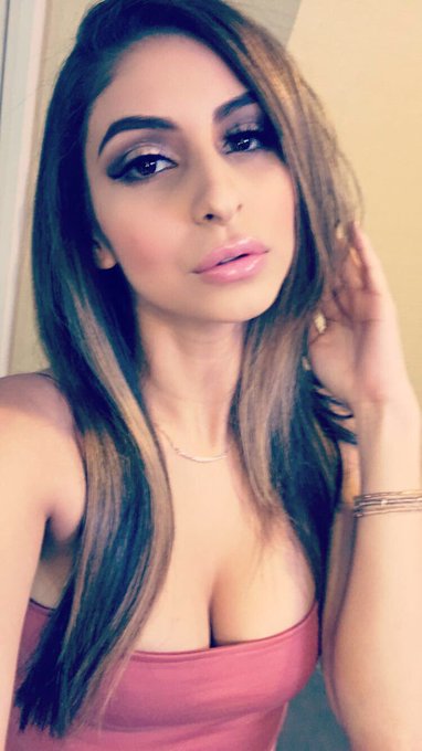 Hi 😈 https://t.co/opcxLO4bjh<a href="/tag/newprofilepic"class="tags"><span>#newprofilepic</span></a>