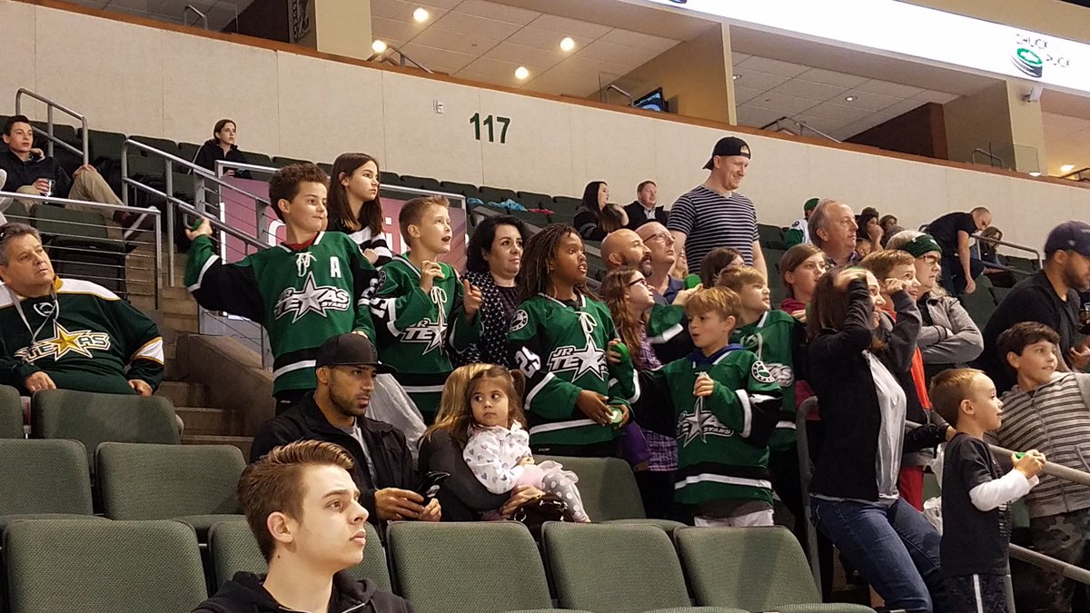 chapiceandfield's tweet photo. Chuck-a-puck #likeachamp #txjrstars @TexasStars @HEBCenter https://t.co/yD1OfLk44Y