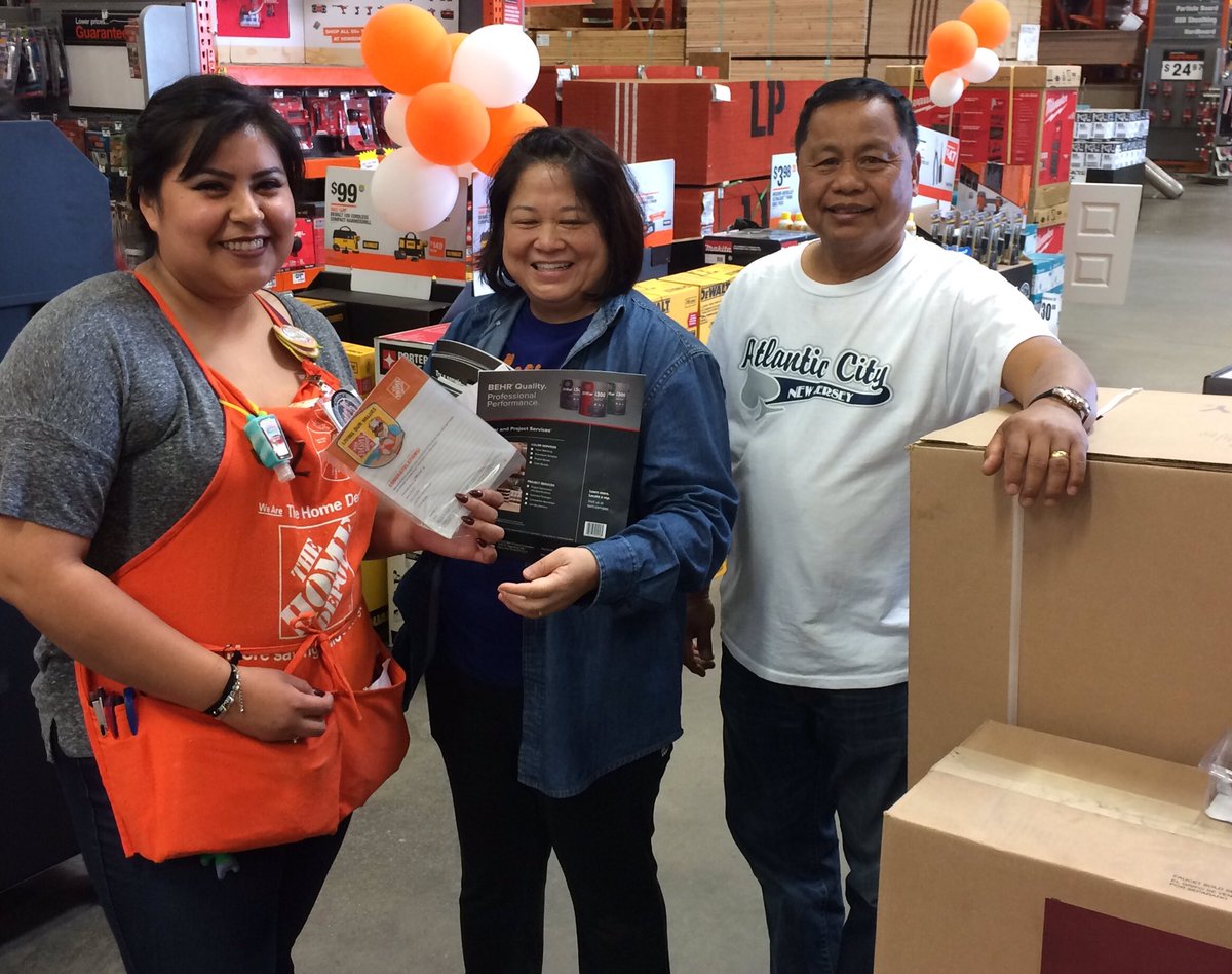 6647pro's tweet photo. D/23's Jazmin is awesome! These customers sought out an ASM to praise her service! Great job Jazmin! @PacSouth @NotoKara @AnaheimHOMEDEPO https://t.co/cHGNIOtsY7