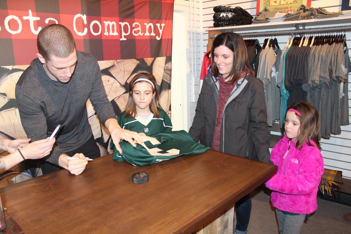 cravesportsco's tweet photo. Cannot say enough of @CharlieCoyle_3 tonight! Thank you for being so awesome with the kids and your fans! An awesome event @MinnesotaCo32! https://t.co/wH5KWgMibg