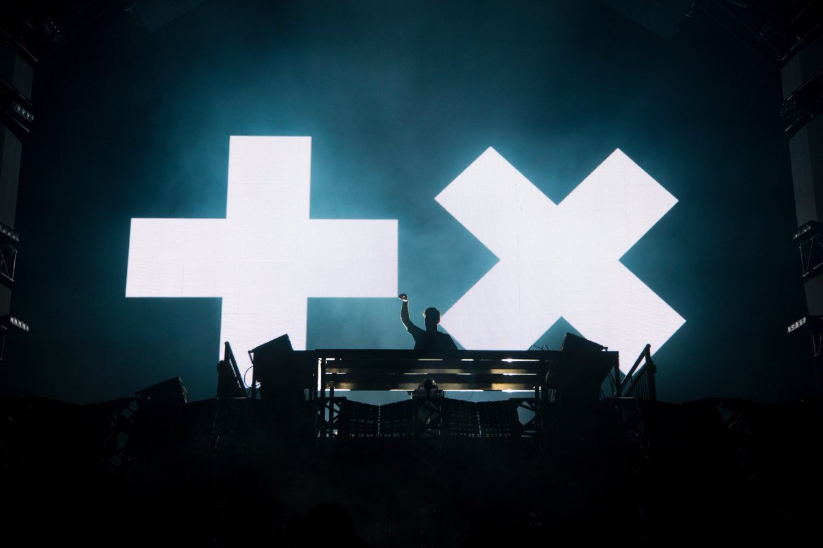wiidz96's tweet photo. #Ultra2017 @MartinGarrix #chintown music 😀😀😀 https://t.co/8rp244ykj8