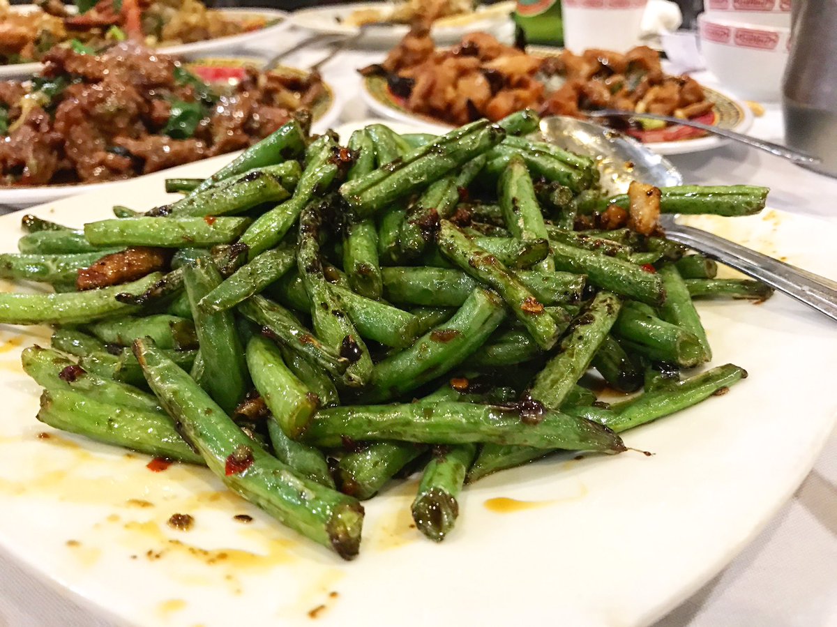 oc_tee's tweet photo. Friday nite dinner. 😁

#StirFriedStringBeans #KungPaoChicken #MongolianBeef #StirFriedLobster #Dinner #ChineseFood #DaAsianDudeWay...🍚🍴😋 https://t.co/u44ksWemi4