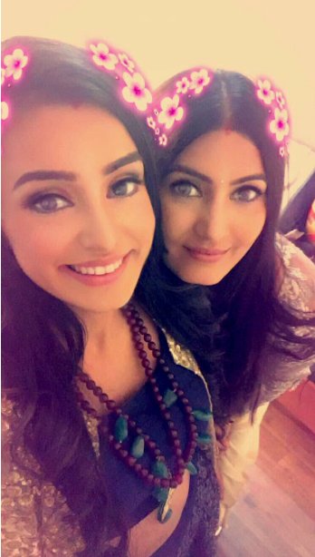 team_ankitta's tweet photo. Do yoy love this sister bonding from @Swabhimaan2 #Naina #Meghna @iankittasharma @iamsangeita @ColorsTV https://t.co/xghZ5j9hvK