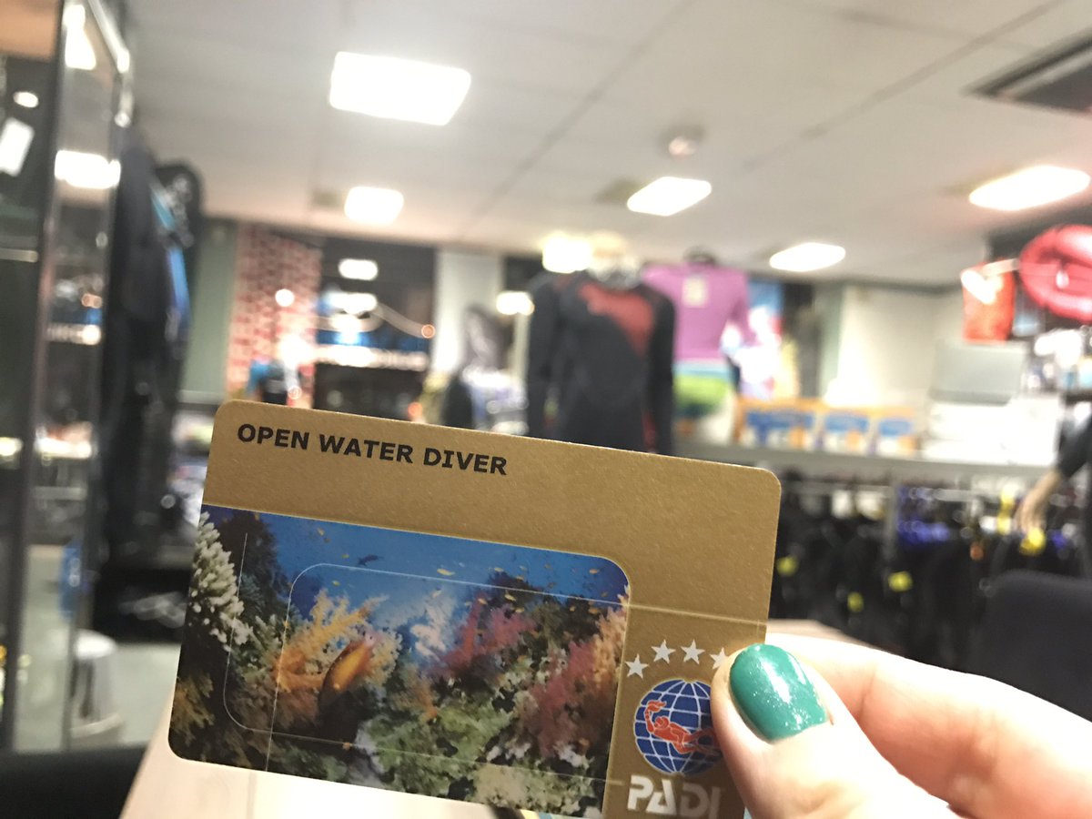 Elysah_S's tweet photo. Weer helemaal up to date, thnx @Tuimelaarzwolle 👌🏻#diving #padi #refresh https://t.co/5fjVKDjsjl