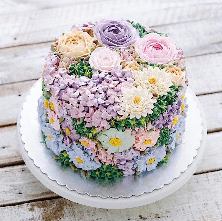 Orangeflower08 Sur Twitter ケーキの上にバタークリームでつくった色とりどりの花が咲く フラワーケーキ なんと華やかで美しいのだろう これでひと足先に春を祝ってみたい T Co Ita2yxer61