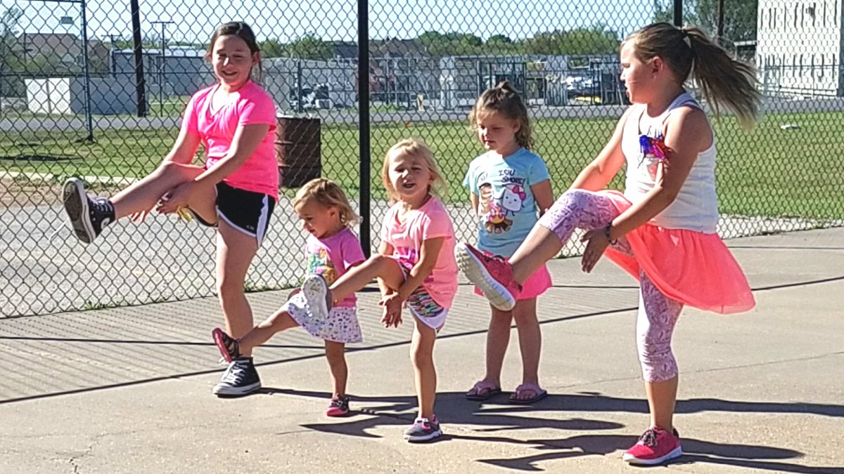 LilMiraclesLLC's tweet photo. Little Miracles' Cheer Squad https://t.co/OdN0PMoNr6