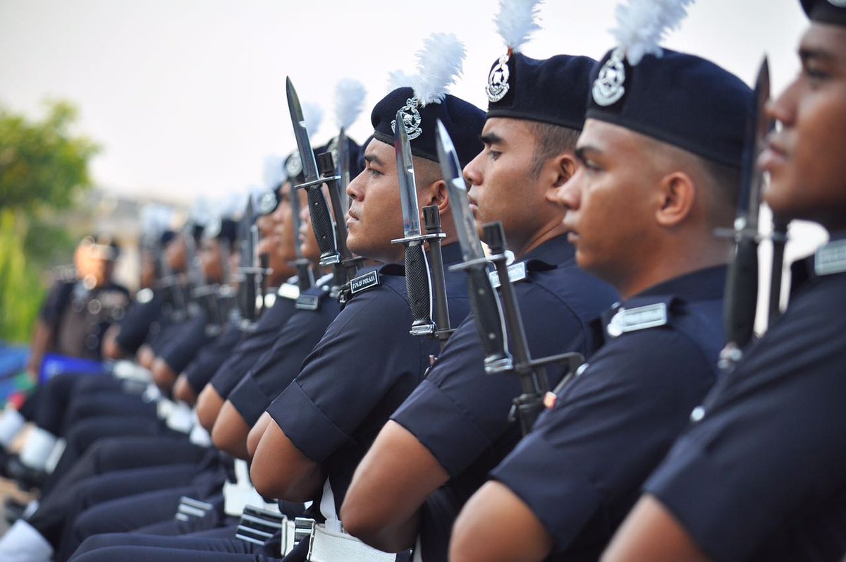 Twitter पर Berita Harian Barisan Anggota Polis Mengusung Senjata Ketika Menyertai Perbarisan Kawalan Kehormat Pada Sambutan Peringatan Hari Polis Ke 210 Di Melaka Https T Co Jo17nvspzd