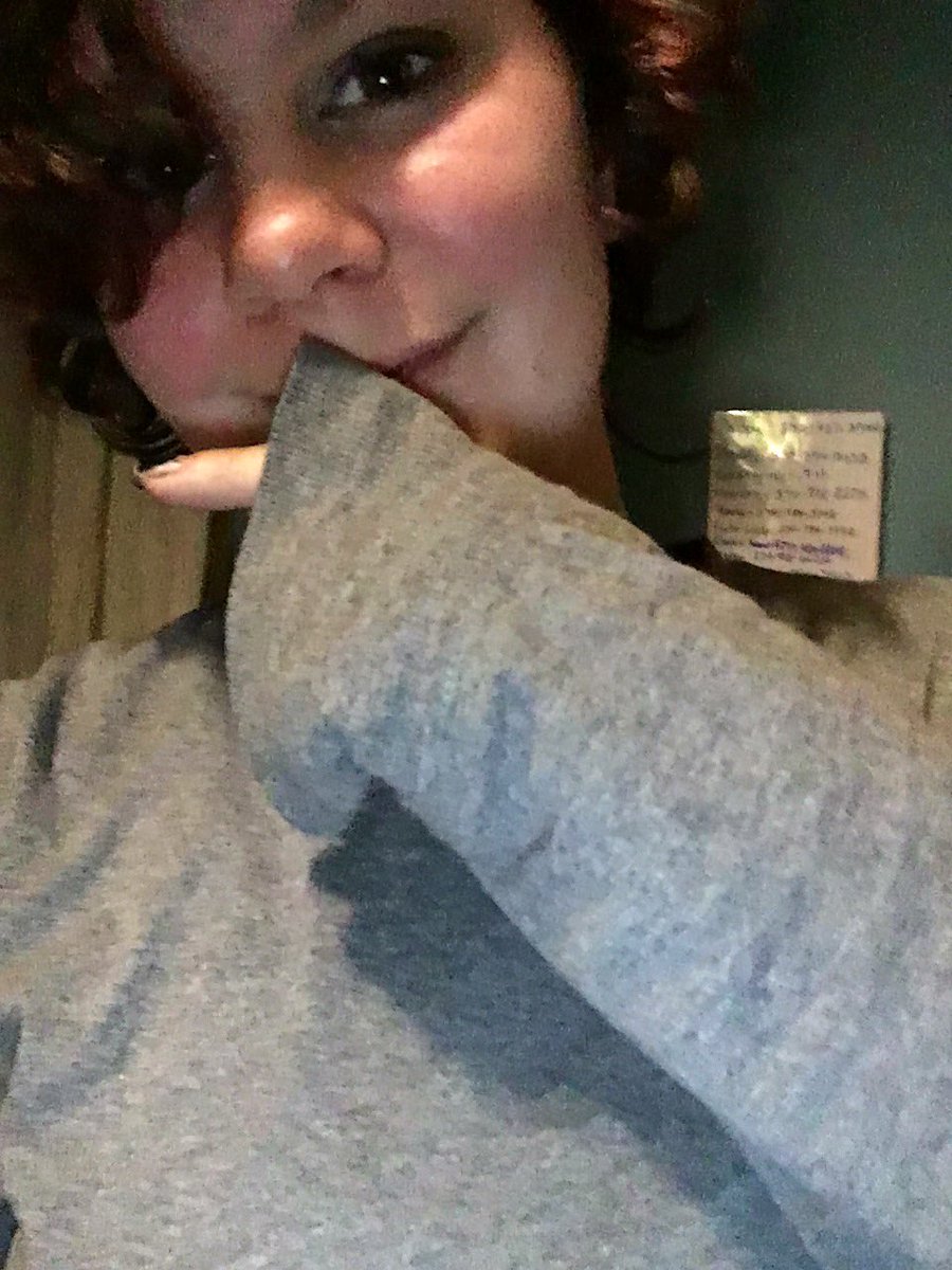 RoyalQuestions0's tweet image. Hacked by your bestie! Love ya!🖤🖤