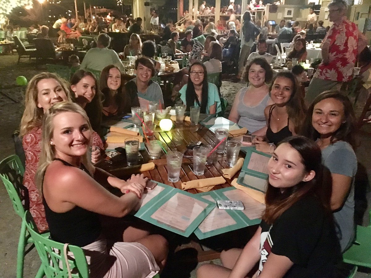 Leilani85's tweet photo. Our dress up and dining night on the beach! #thebigisland #intersession2017 #day5 https://t.co/KxdN0MULHN