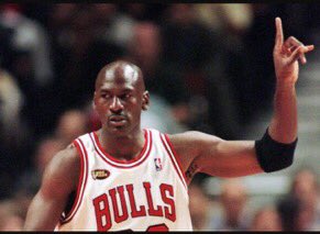 TwillieStein's tweet photo. "Point to the goat" https://t.co/cUSK0Yeoou