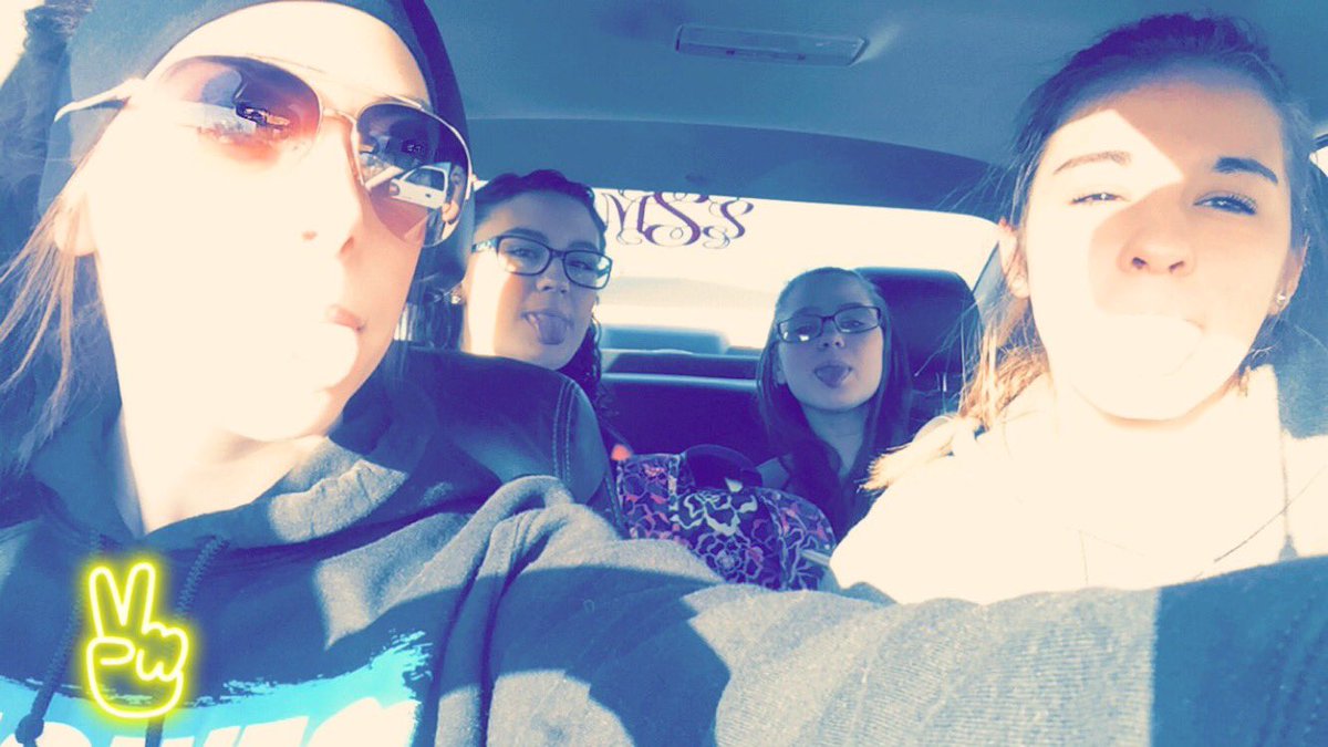 Marranda_3's tweet photo. Only bffs (plus Kate) that I need. ❤
@DupinSamantha @meredith_paigee https://t.co/Ap0jj9MkON