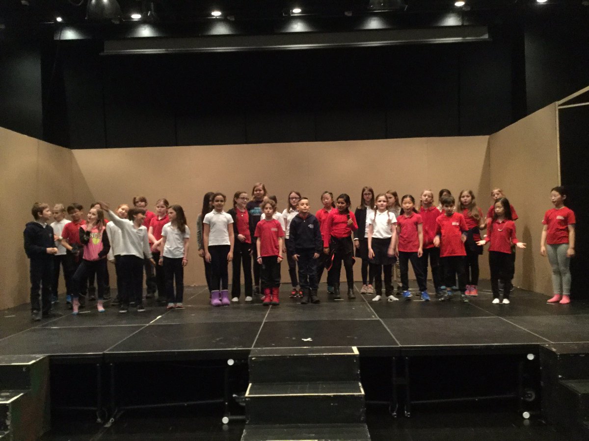 kcevallos3's tweet photo. #AAS_ESDramaClub is preparing for showtime. Only 12 more days! #AAS_Moscow #learning _at _aas https://t.co/vApyRZWH7x